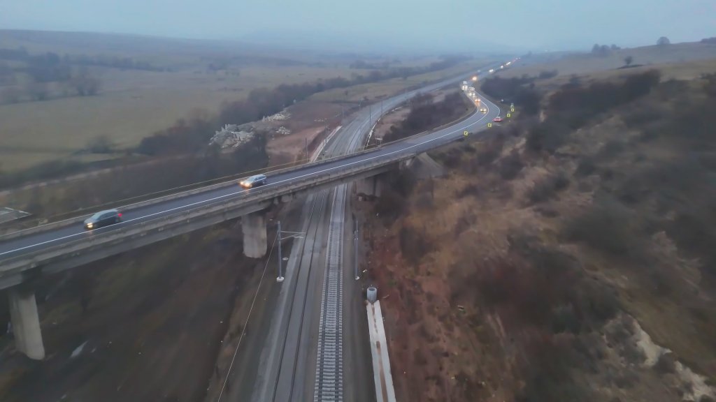 Record pe ruta Cluj-Napoca–Oradea: 36,5 km de cale ferată complet modernizați între Aghireșu și Poieni în mai puțin de doi ani