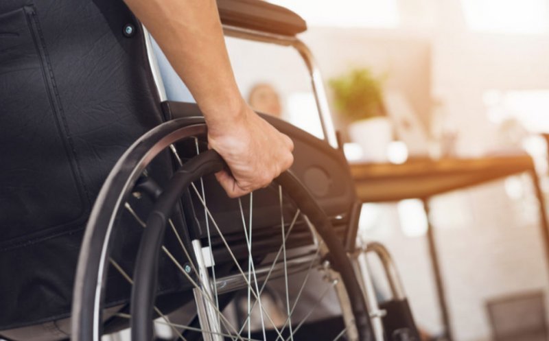 Turda oferă ajutor financiar persoanelor cu dizabilități: Primarul anunță reducerea unor impozite