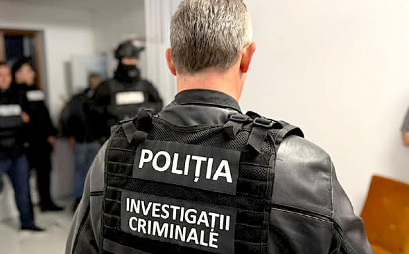 Înșelăciune și fals informatic în formă continuată / Infractor reținut de polițiștii clujeni