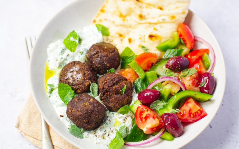 Reţetă delicioasă de post: Chifteluțe grecești la cuptor