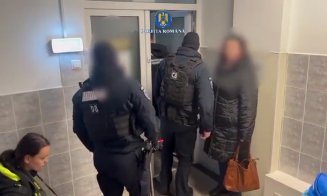 Operațiune cu mascați și jandarmi în Cluj: percheziții într-un dosar de fals legat de acte de deces și proceduri de înmormântare
