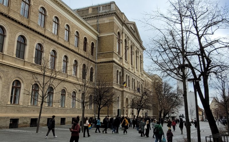 În plină revoltă studențească, UBB explică majorarea taxelor și promite un „pachet de suport social” pentru studenți