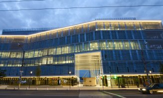 Mobilizare de forțe la The Office din Cluj-Napoca. Pompierii recomandă oamenilor să nu intre în panică