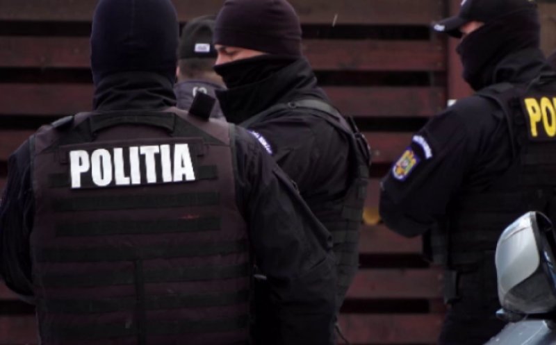 Tâlhărie într-o localitate din Cluj: doi suspecți au sărit gardul unei case, au agresat proprietarul și au fugit cu peste 10.000 de euro