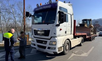 Polițiștii clujeni nu duc lipsă de ”clienți” în trafic: Vizați sunt și transportatorii de lemn / Amenzi de 52.000 de lei