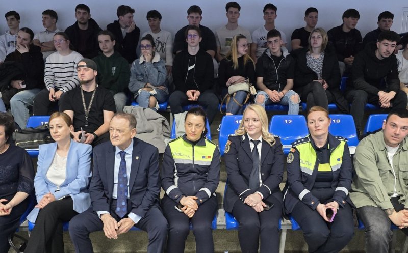 Prețuiește viața: Elevii din Turda au discutat despre riscurile drogurilor. „Fructificați timpul pe care îl aveți acum în avantajul vostru”