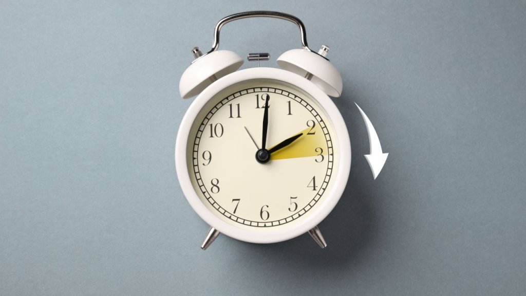 Ora de vară 2026. Cum și când se schimbă ora în România