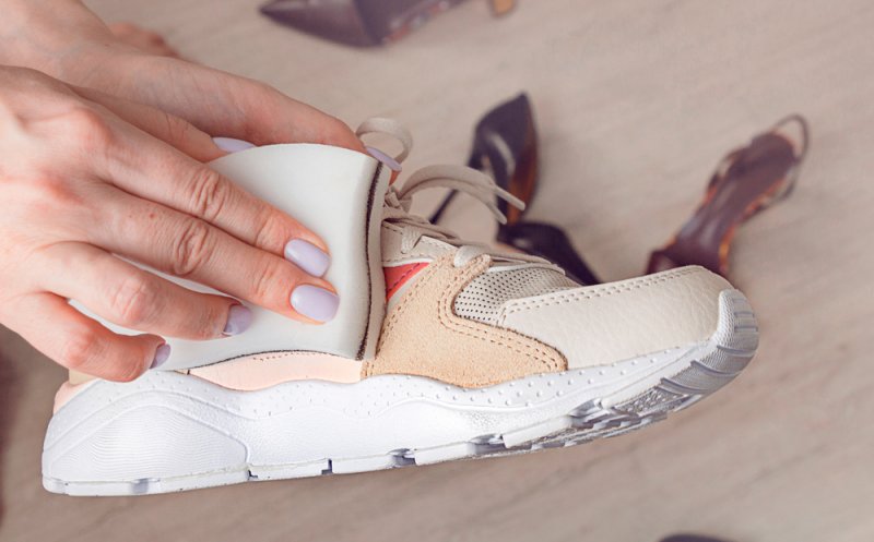 Cum să cureți adidașii din diferite materiale (piele, textil, piele ecologică)?