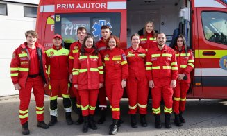 Ei sunt voluntarii care intervin pe ambulanțele SMURD și îi pregătesc pe clujeni pentru situații de urgență