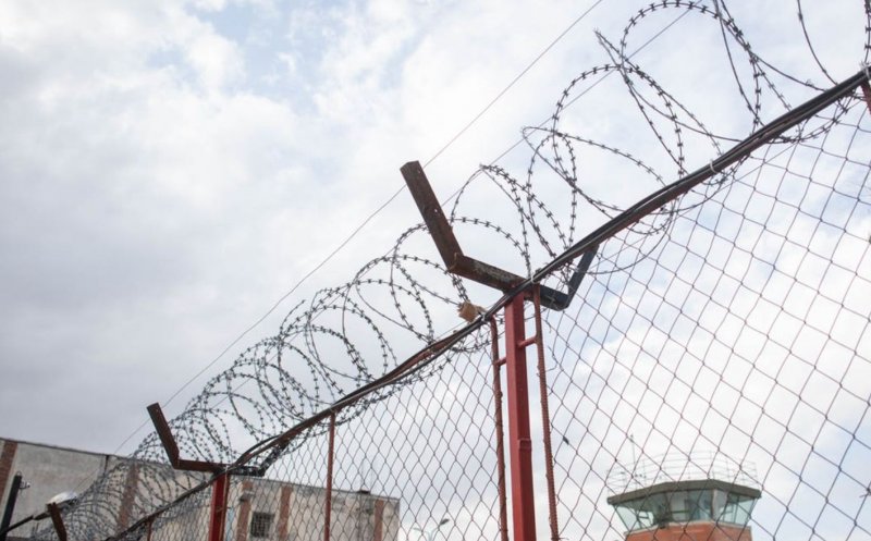 S-a crezut în „Prison Break”: deținut din Cluj, prins de picior în timp ce încerca să evadeze peste gard