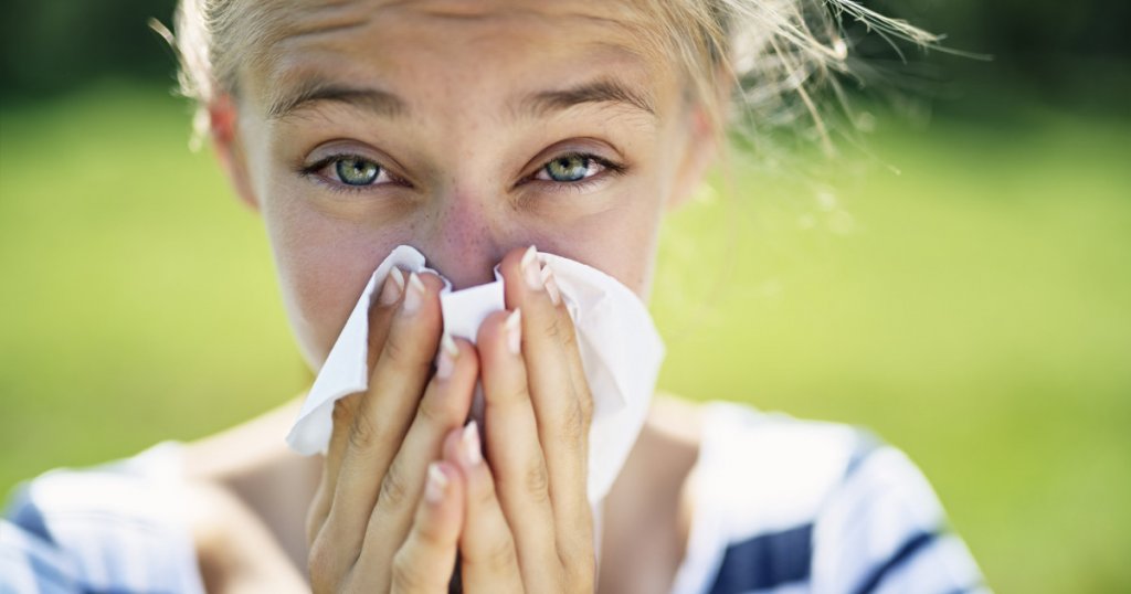 Obiceiul banal care poate agrava alergia la polen. Cum pot fi ținute sub control simptomele
