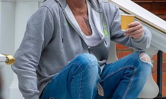 Mickey Rourke, evacuat oficial din locuința pe care o închiriase în Los Angeles