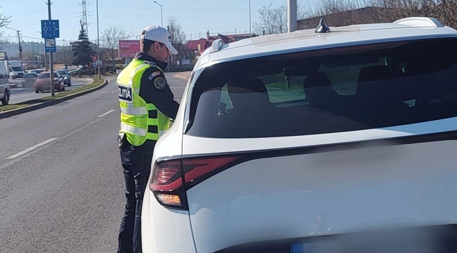 Viteză excesivă și centuri de siguranță ignorate: Polițiștii clujeni au amendat șoferi pe DN1