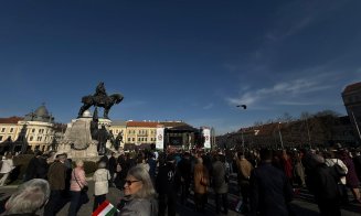 Atmosferă de sărbătoare la Cluj-Napoca: Sute de oameni pe străzile din centrul orașului de Ziua Maghiarilor de Pretutindeni