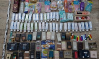 Bărbat urmărit internațional, prins la Cluj-Napoca, în mașină cu două femei acuzate de furt dintr-un magazin