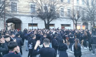 Pregătiri pentru Derby-ul Clujului. Fanii Universității s-au "încălzit" pentru meci în centrul orașului