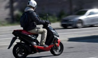 Scuterele, soluție sau pericol în traficul din Cluj? Ce spun clujenii