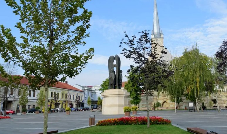 Zece zile de cultură franceză la Dej: orașul celebrează Luna Francofoniei