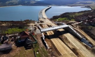 Cum arată acum viaductul impresionant de pe Autostrada Transilvania, care șerpuiește peste lacul de acumulare