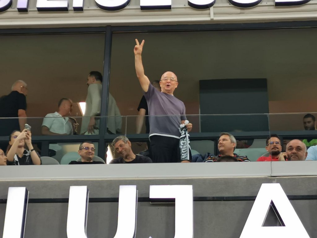 Emil Boc, încântat de duelul dintre Universitatea și CFR: "A dat o lecție de fotbal României"