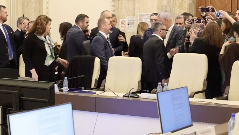 O nouă zi, un nou scandal în Parlament din cauza bugetului! PSD acuză PNL și USR că au „furat” de la pensionari și de la copii