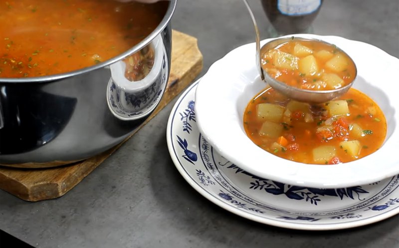 Ciorba „săracului”. Te costă puțin peste 2 lei porția