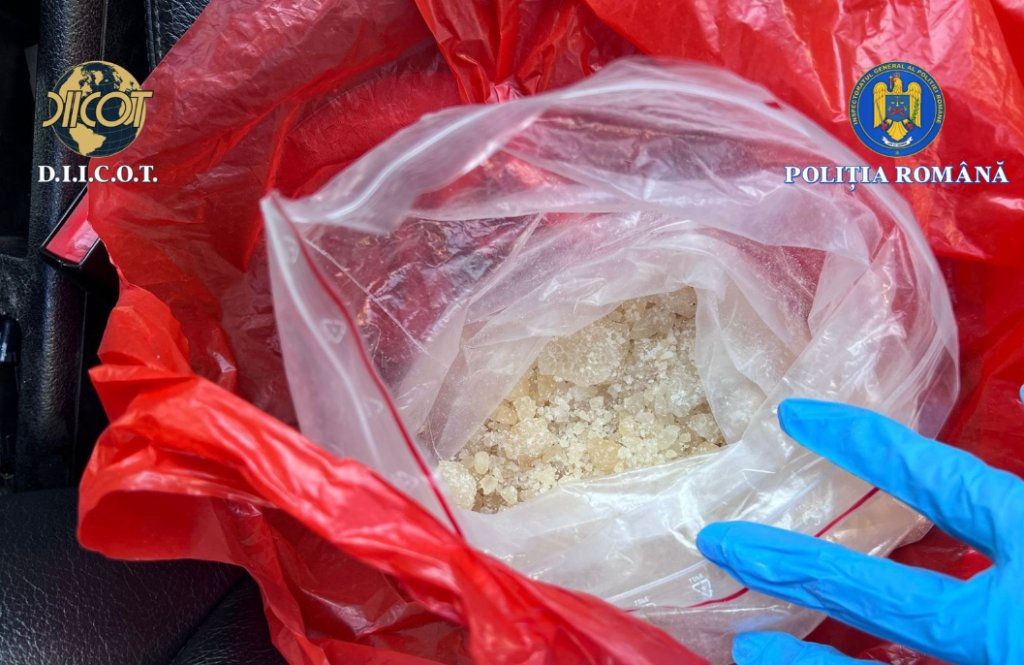 Flagrant în Cluj Napoca: bărbat prins în timp ce încerca să vândă „cristal” în valoare de 22.000 lei