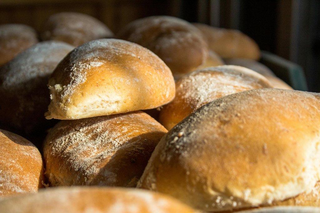 Presiune pe buzunarele românilor: Pâine mai scumpă înainte de Paști. „Este foarte grav. Guvernul nu s-a gândit”