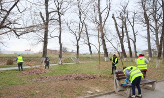 Turda începe curățenia de primăvară: Acțiuni în Parcul Central și cartiere