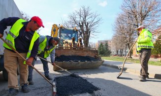 Turda începe curățenia de primăvară: Acțiuni în Parcul Central și cartiere