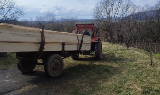 Clujean prins la furat de lemne. Nu avea acte nici pe tractor, nici pe cherestea. Polițiștii i-au confiscat tot