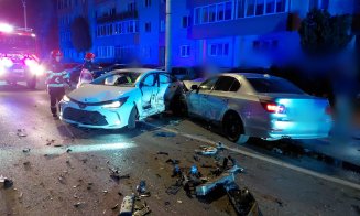 ACCIDENT în Grigorescu. Au intervenit două ambulanțe SMURD și descarcerarea/ Două persoane au fost transportate la spital