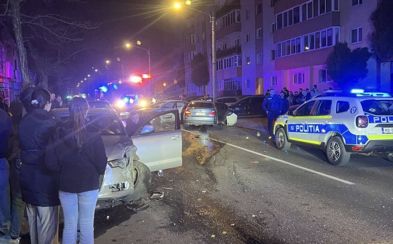 Accident în Grigorescu. Au intervenit două ambulanțe SMURD și descarcerarea/ Două persoane au fost transportate la spital