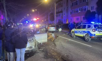 Accident în Grigorescu. Au intervenit două ambulanțe SMURD și descarcerarea/ Două persoane au fost transportate la spital