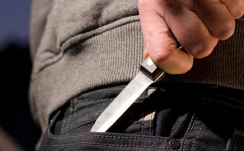 Scandal cu bătaie cu înjunghiere pe o terasă din Cluj. Incidentul s-a lăsat cu foc de armă