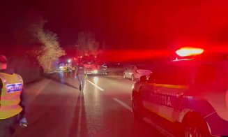 CARNAGIU pe șosea: 4 MORȚI și 3 RĂNIȚI după o depășire în curbă