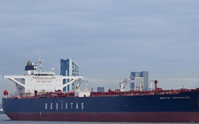 Petrolier încărcat cu țiței rusesc atacat în Marea Neagră