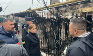 Prefectura Cluj: Persoanele rămase fără adăpost în urma incendiului din Turda vor primi locuințe modulare complet echipate