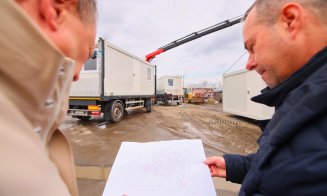 Primele module de locuit destinate familiilor afectate de incendiul de pe strada Margaretelor, instalate pe poziții