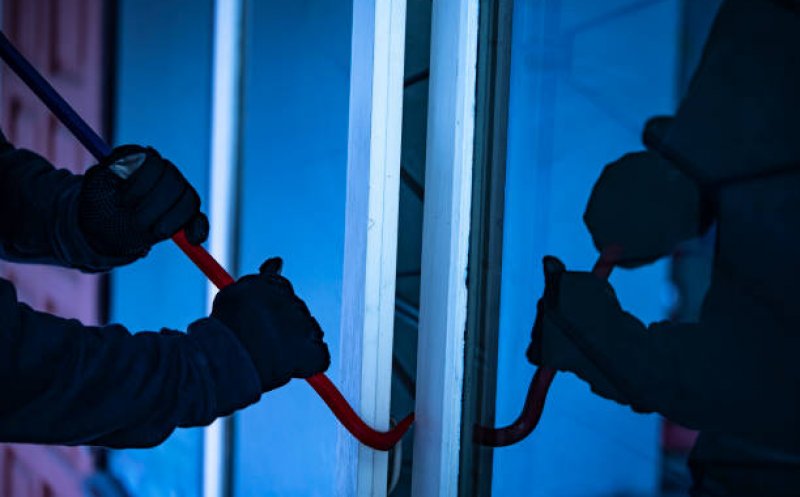 Furt calificat operat de o echipă de minori din Cluj. Doar unul a fost reținut de polițiști