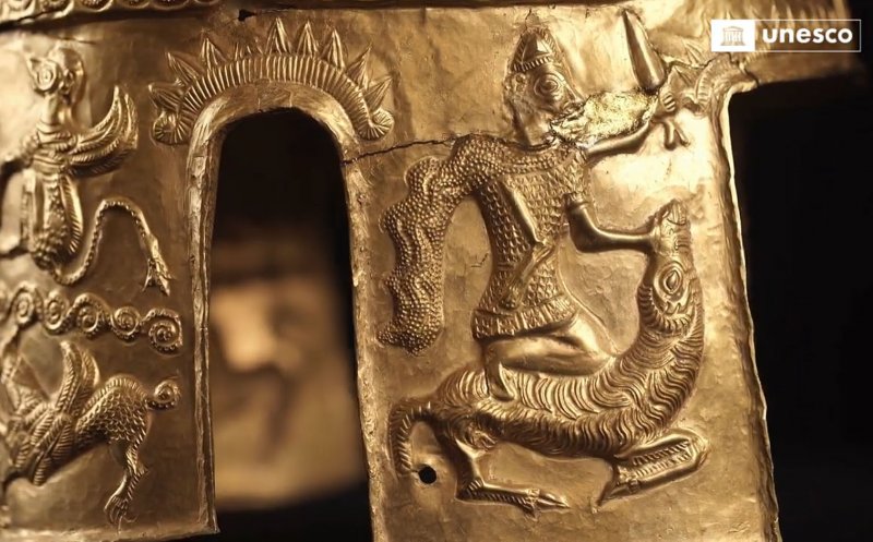 Singurul muzeu din lume a cărui ambiție este să fie gol a pierdut Coiful de aur de la Coțofenești