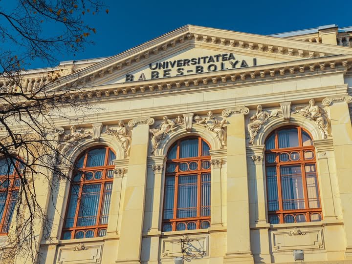 UBB Cluj lansează primul program de masterat dual la Facultatea de Business. Firmele de top cu care intră în parteneriat