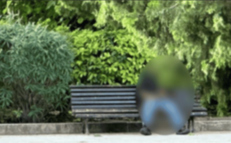 Scene greu de crezut într-un parc din Cluj: individ reclamat pentru comportament obscen. "Își scoate **** și se autosatisface"