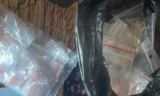 Trafic de droguri în familie, descoperit la Cluj: doi suspecți reținuți pentru vânzare de „cristal” și cannabis