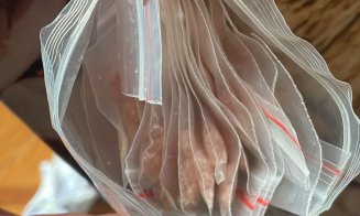 Trafic de droguri în familie, descoperit la Cluj: doi suspecți reținuți pentru vânzare de „cristal” și cannabis