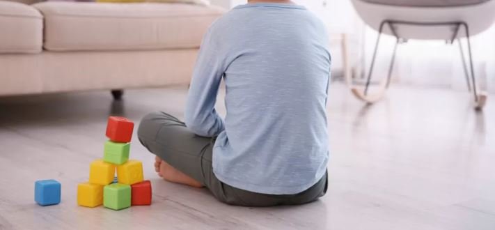 Părinții copiilor cu autism sau sindrom Down vor primi consiliere psihologică gratuită