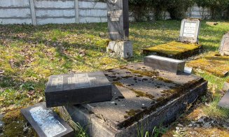Profanare de morminte în noaptea de Înviere / 14 monumente funerare, vandalizate / Infracțiune încadrată la 'profanare de cadavre sau morminte'