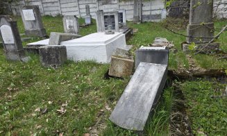Profanare de morminte în noaptea de Înviere / 14 monumente funerare, vandalizate / Infracțiune încadrată la 'profanare de cadavre sau morminte'