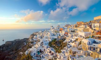 Lovitură pentru turiștii din Grecia! Ce NU mai ai voie să faci în vacanță. Amenzile sunt uriașe