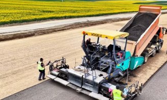 Lucrări în forță pe Autostrada Transilvania: Chiribiș–Biharia, pregătit de asfaltare / Când vom circula până aproape de granița cu Ungaria